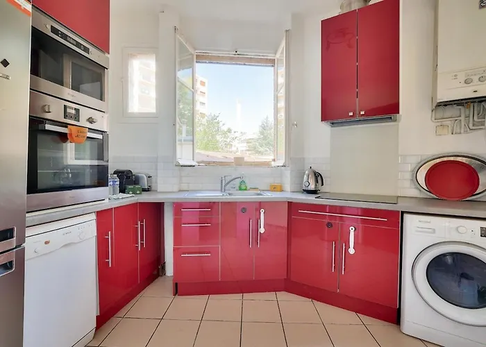 Appartement Lovely 2br Flat With Balcony - Eiffel Tower & Seine *