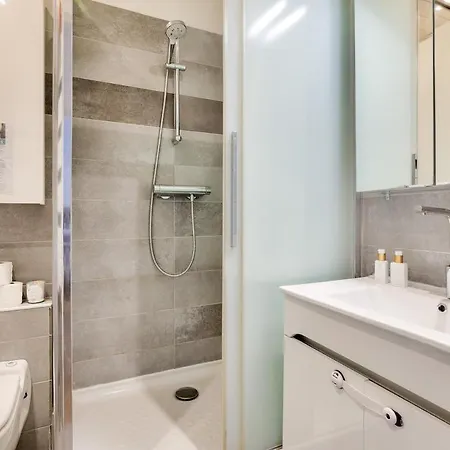 Lovely 2br Flat With Balcony - Eiffel Tower & Seine Διαμέρισμα